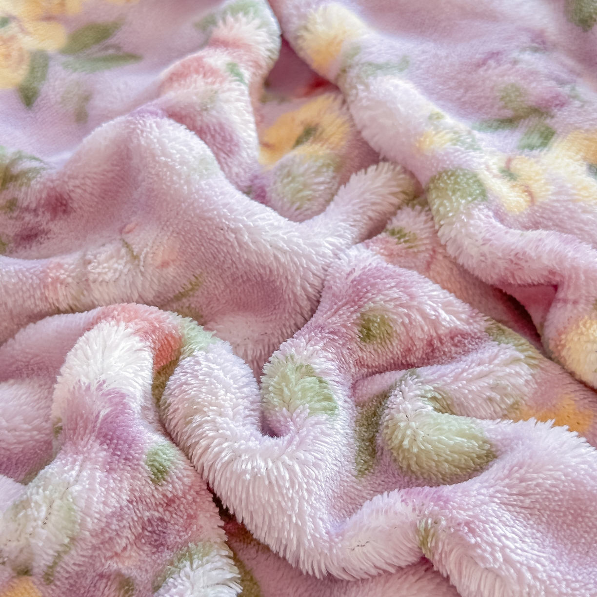 91家纺网 家纺一手货源 找家纺 归属 2025新款牛奶绒泡泡绒四件套 紫萝花