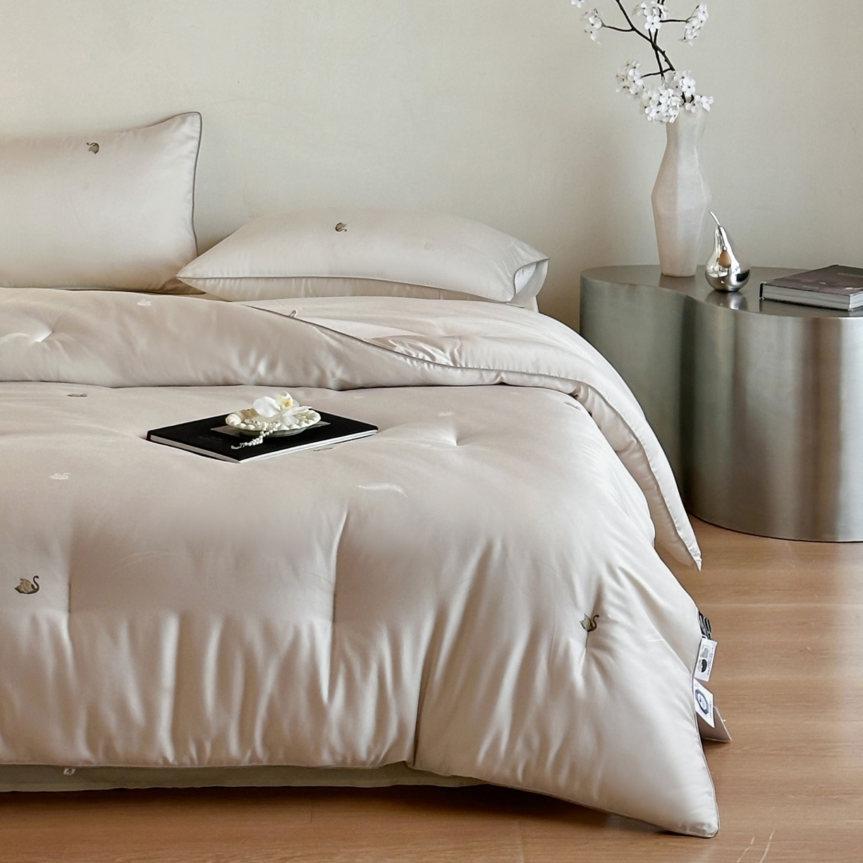 91家纺网 家纺一手货源 找家纺 一加一 2025新款臻翠剪花蛋白抗菌被子被芯-轻羽梦 星空灰