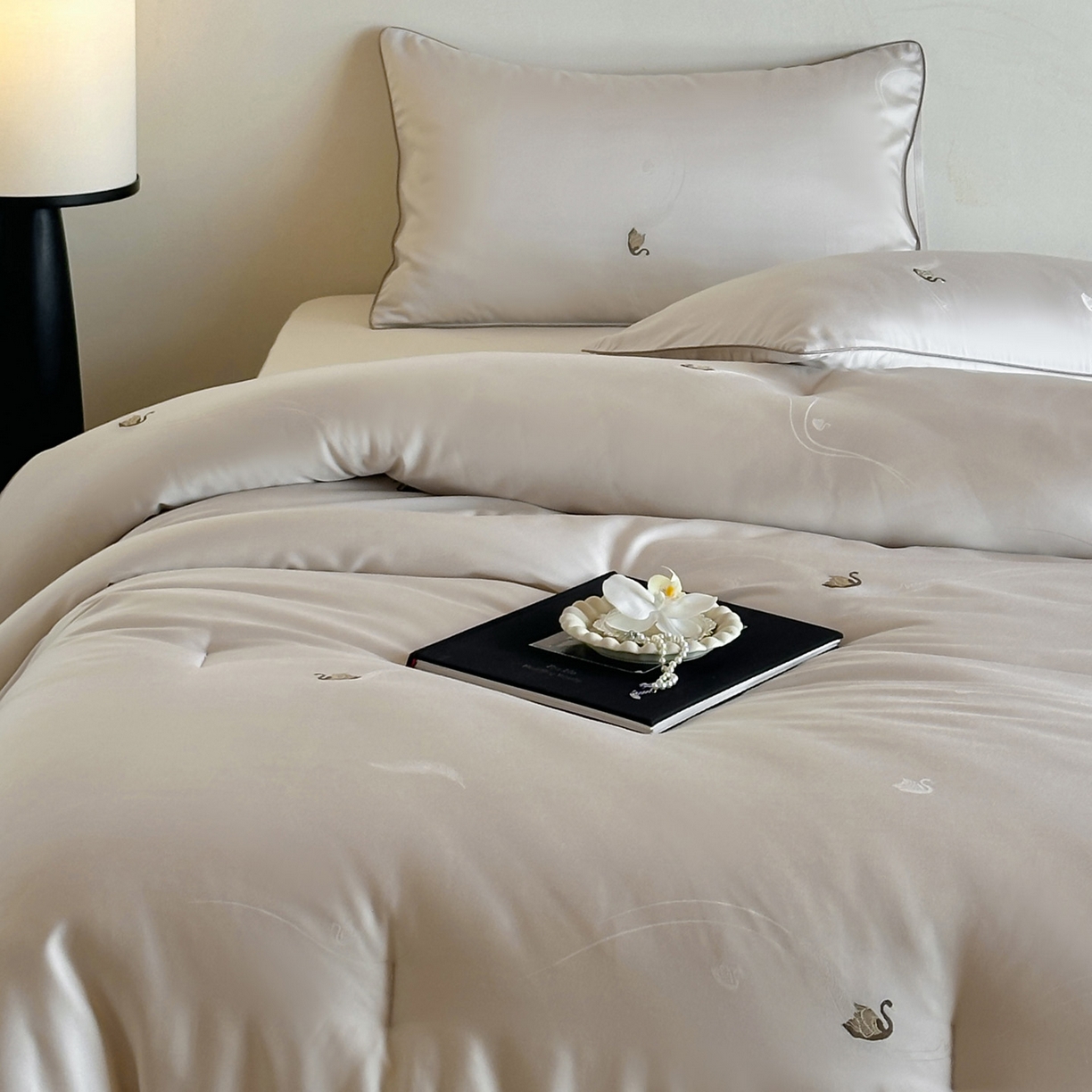 91家纺网 家纺一手货源 找家纺 一加一 2025新款臻翠剪花蛋白抗菌被子被芯-轻羽梦 星空灰