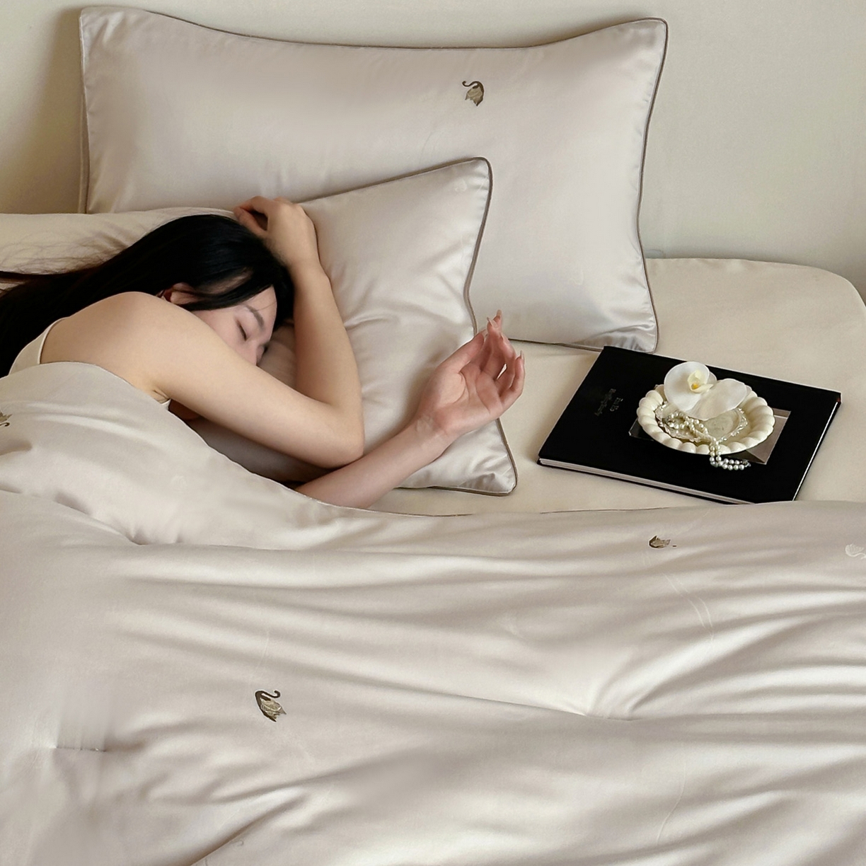 91家纺网 家纺一手货源 找家纺 一加一 2025新款臻翠剪花蛋白抗菌被子被芯-轻羽梦 星空灰