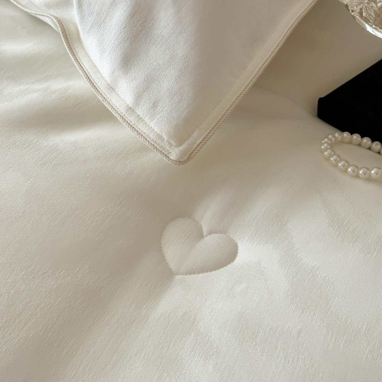 91家纺网 家纺一手货源 找家纺 （总）一加一 2025新款御丝缎七彩银丝大提花航天恒温被子被芯