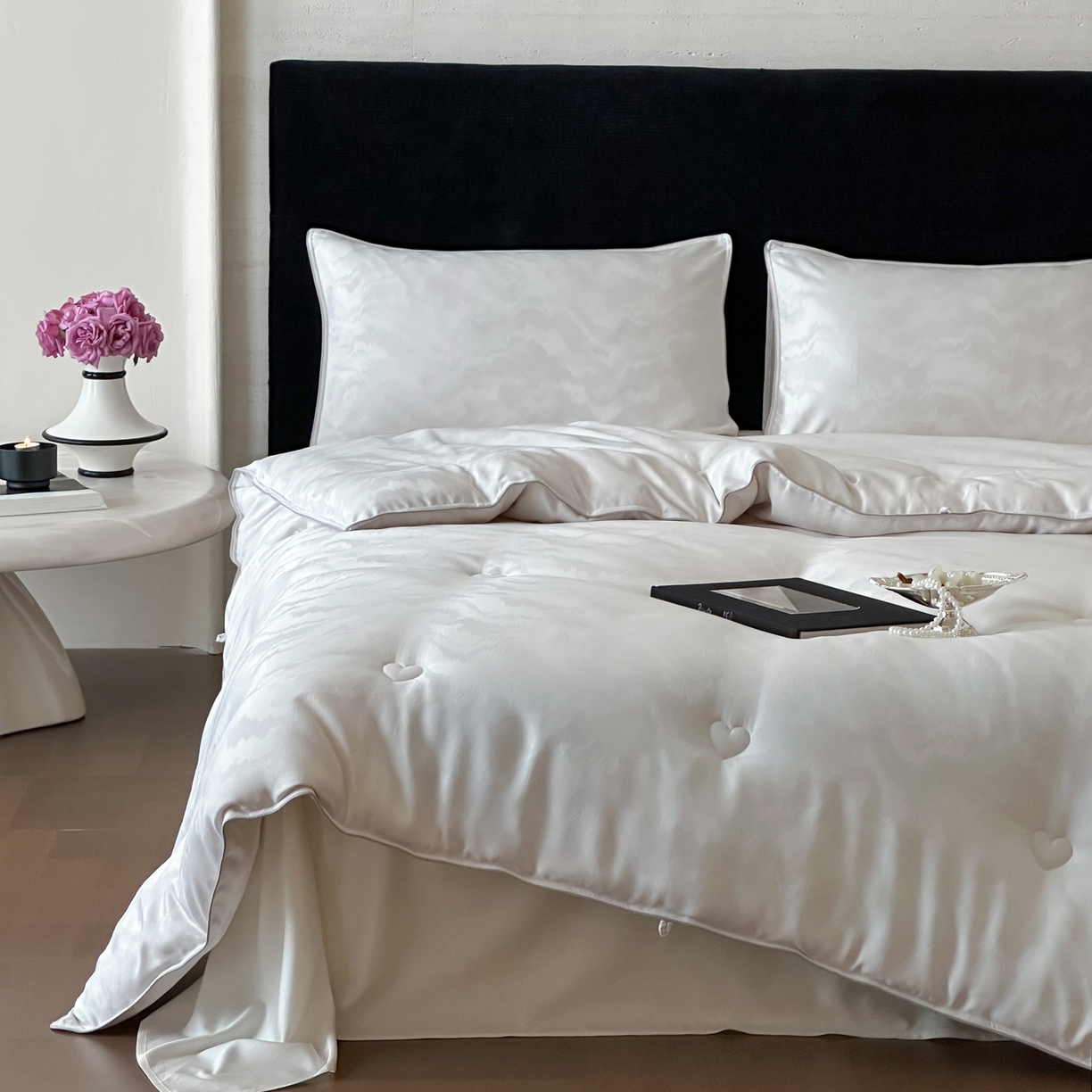 91家纺网 家纺一手货源 找家纺 一加一 2025新款御丝缎七彩银丝大提花航天恒温被子被芯 曲蕴-香槟银