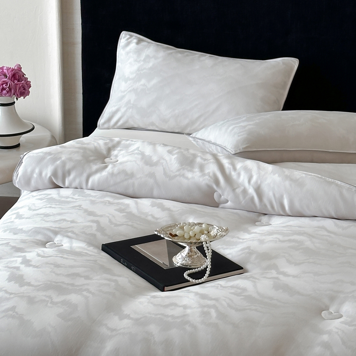 91家纺网 家纺一手货源 找家纺 一加一 2025新款御丝缎七彩银丝大提花航天恒温被子被芯 曲蕴-香槟银