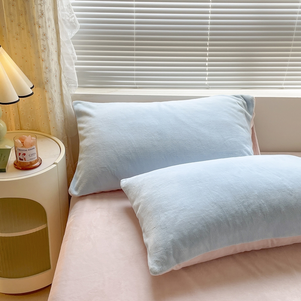 91家纺网 家纺一手货源 找家纺 大元 2025新款200g素色双拼牛奶绒四件套 浅蓝+桃粉