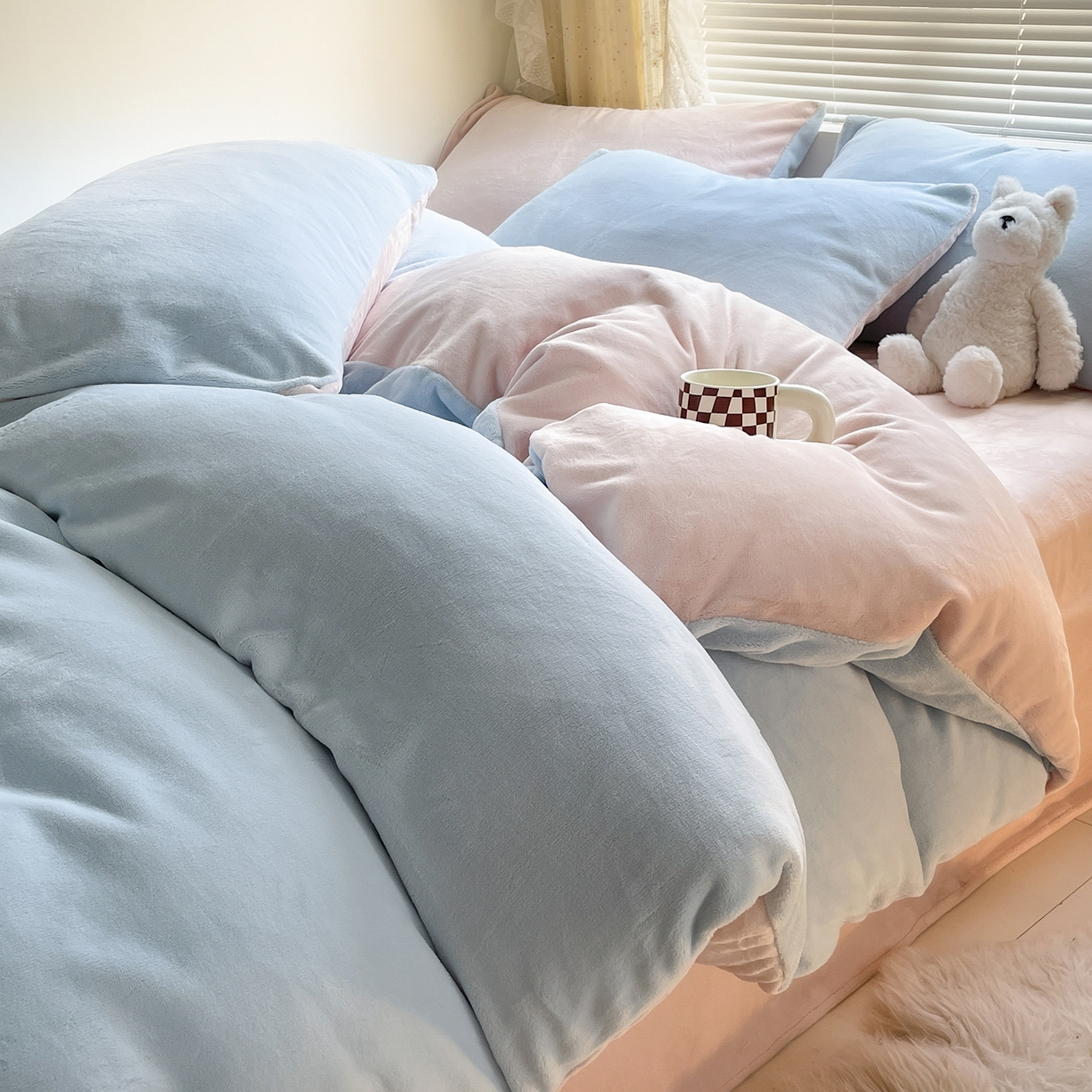 91家纺网 家纺一手货源 找家纺 （总）大元 2025新款200g素色双拼牛奶绒四件套