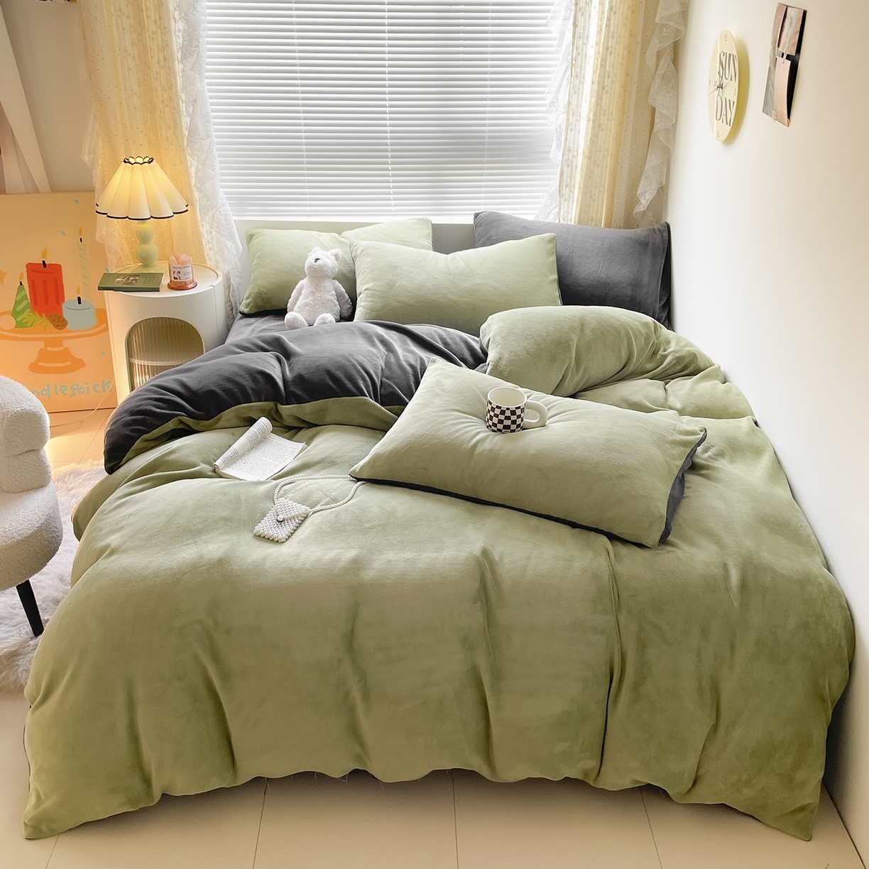 91家纺网 家纺一手货源 找家纺 （总）大元 2025新款200g素色双拼牛奶绒四件套