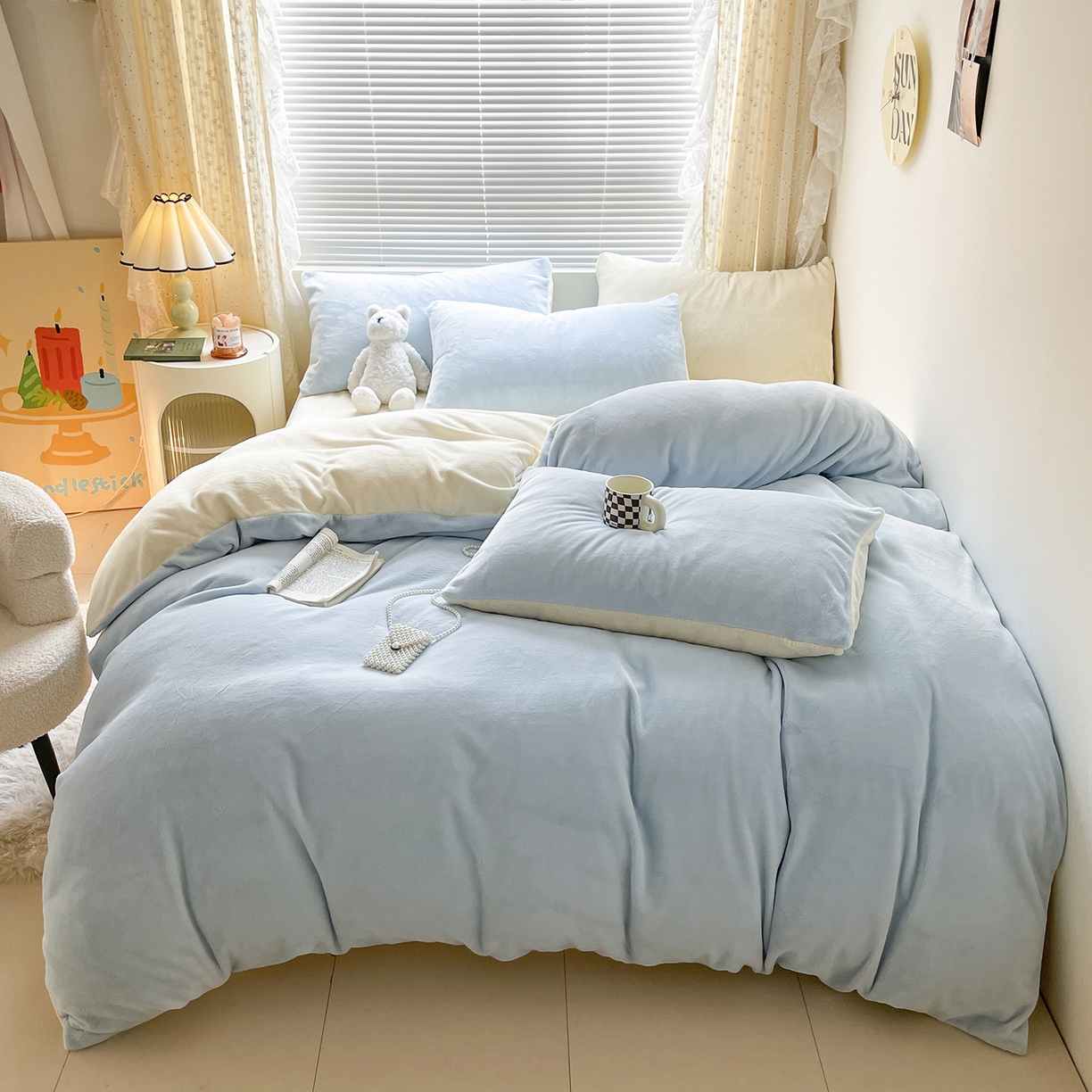 91家纺网 家纺一手货源 找家纺 大元 2025新款200g素色双拼牛奶绒四件套 浅蓝+奶黄