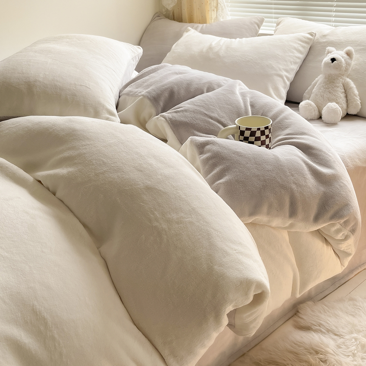 大元 2025新款200g素色双拼牛奶绒四件套 米白+米灰