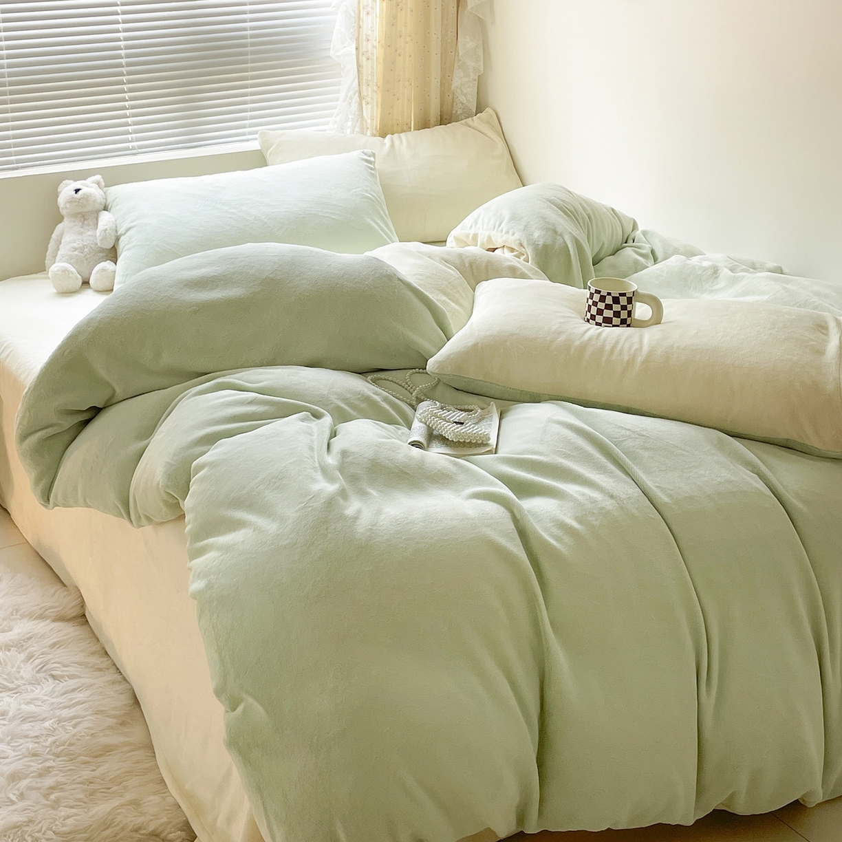 91家纺网 家纺一手货源 找家纺 大元 2025新款200g素色双拼牛奶绒四件套 芽绿+奶黄