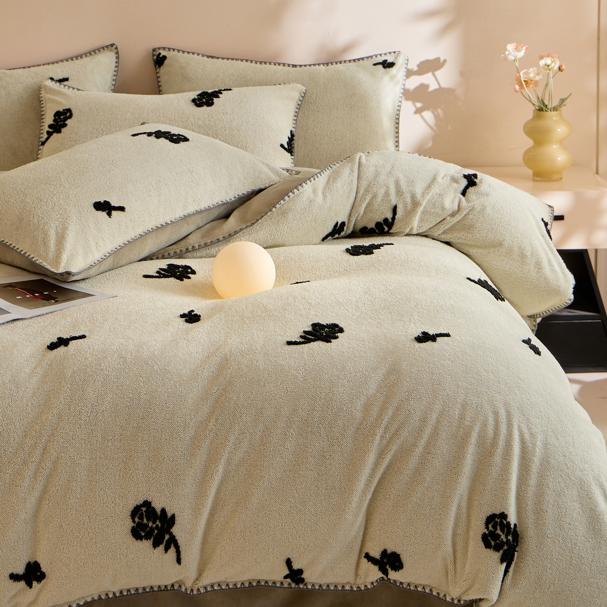 91家纺网 家纺一手货源 找家纺 绒世界 2025新款加厚兔绒提花牛奶绒四件套系列 玫瑰-卡其