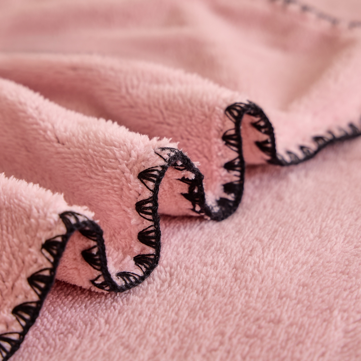 91家纺网 家纺一手货源 找家纺 绒世界 2025新款加厚兔绒提花牛奶绒四件套系列 玫瑰-豆沙