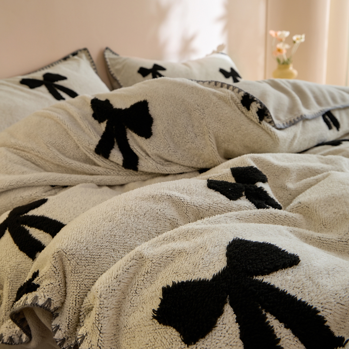 91家纺网 家纺一手货源 找家纺 绒世界 2025新款加厚兔绒提花牛奶绒四件套系列 礼物-卡其