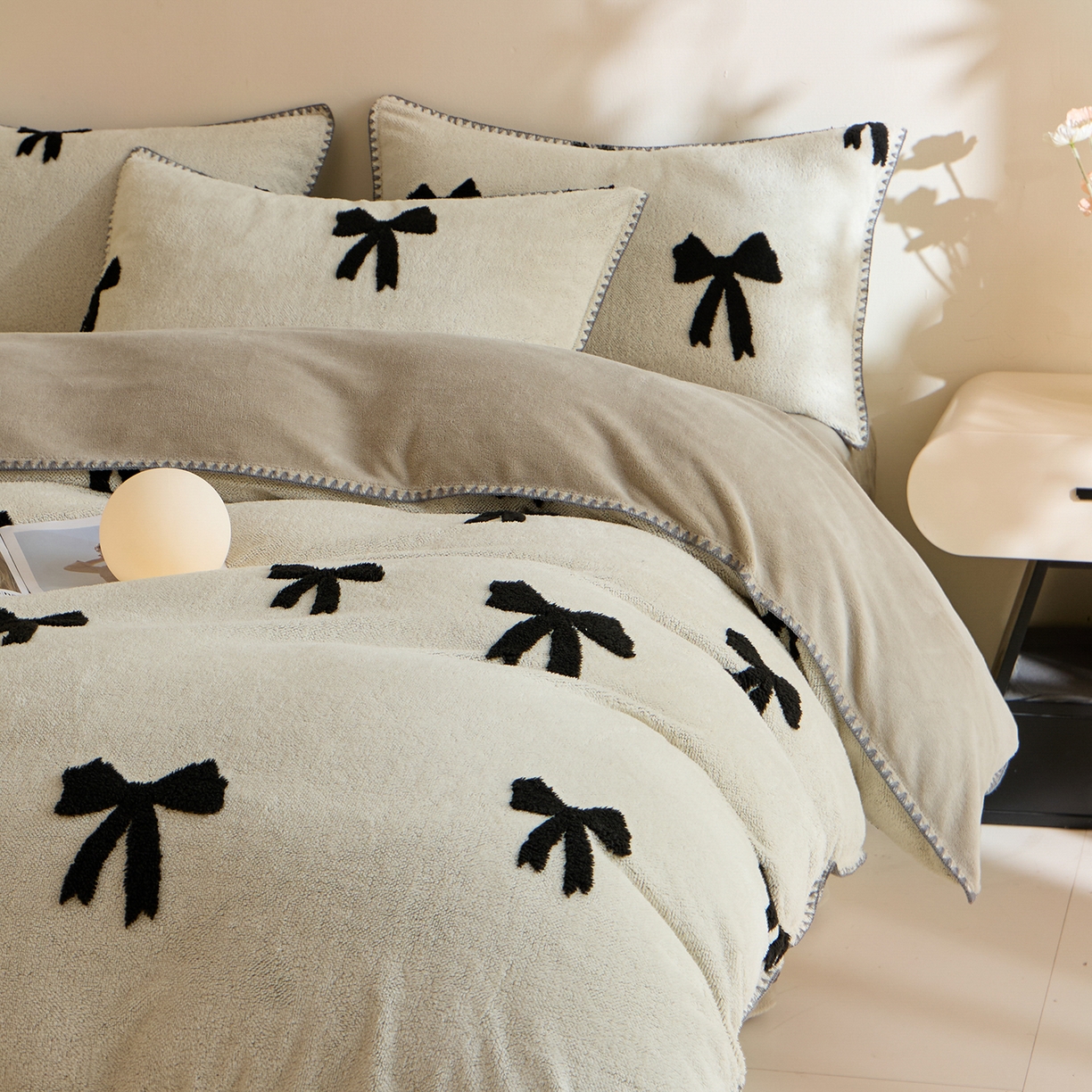 91家纺网 家纺一手货源 找家纺 绒世界 2025新款加厚兔绒提花牛奶绒四件套系列 礼物-卡其