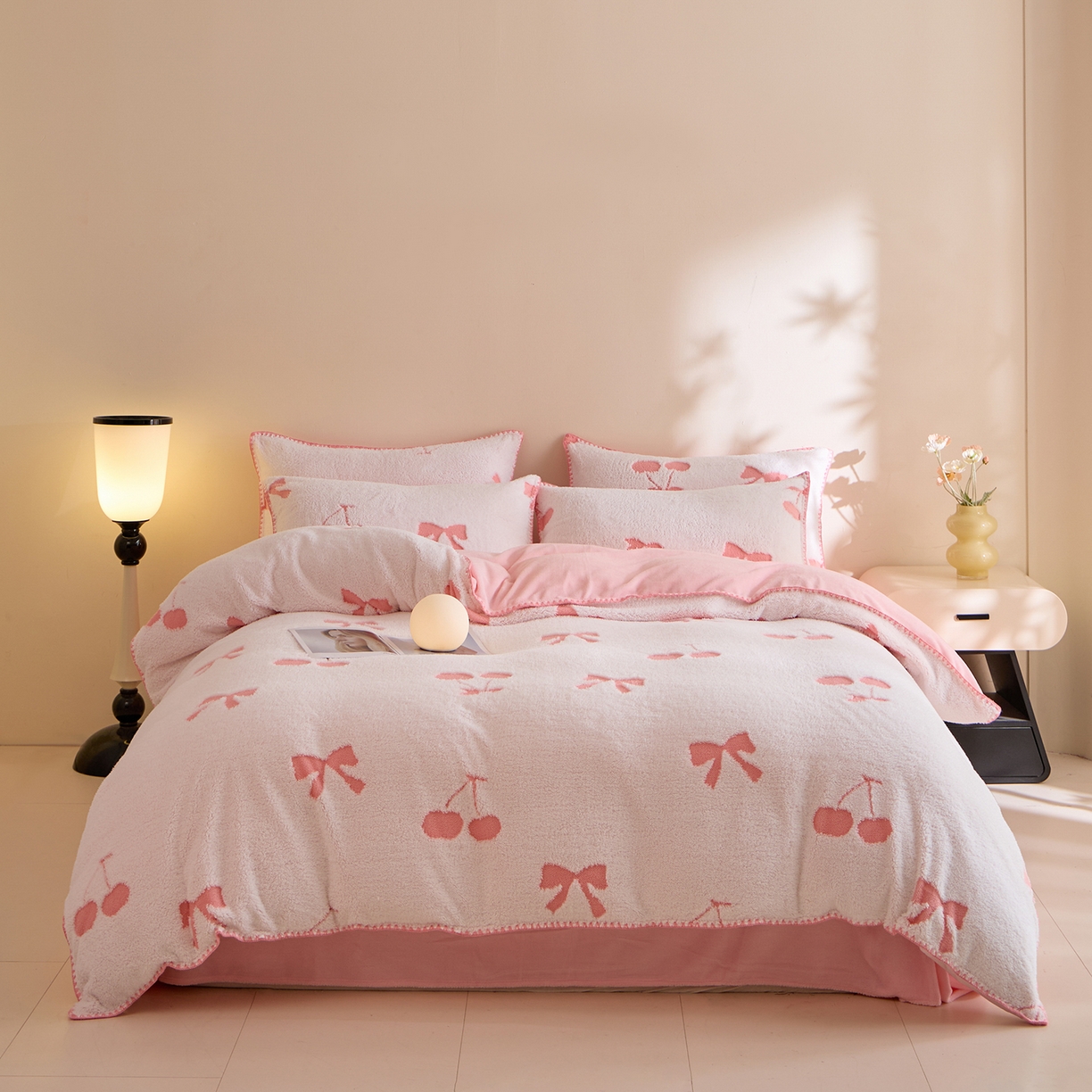 绒世界 2025新款加厚兔绒提花牛奶绒四件套系列 樱桃-粉白