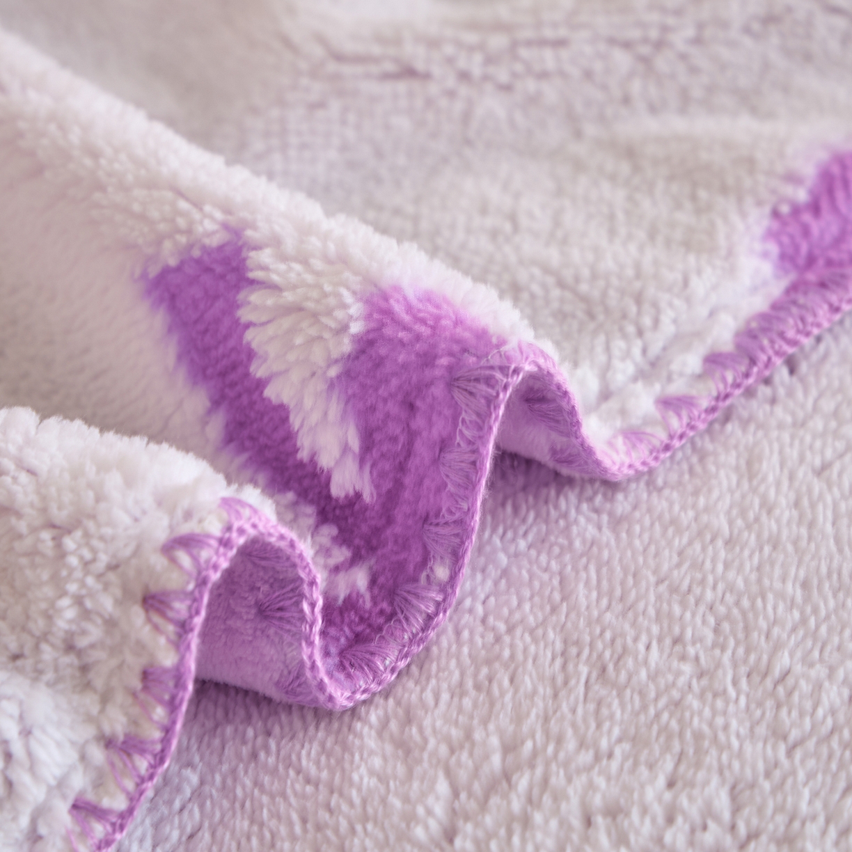 91家纺网 家纺一手货源 找家纺 绒世界 2025新款加厚兔绒提花牛奶绒四件套系列 樱桃-紫