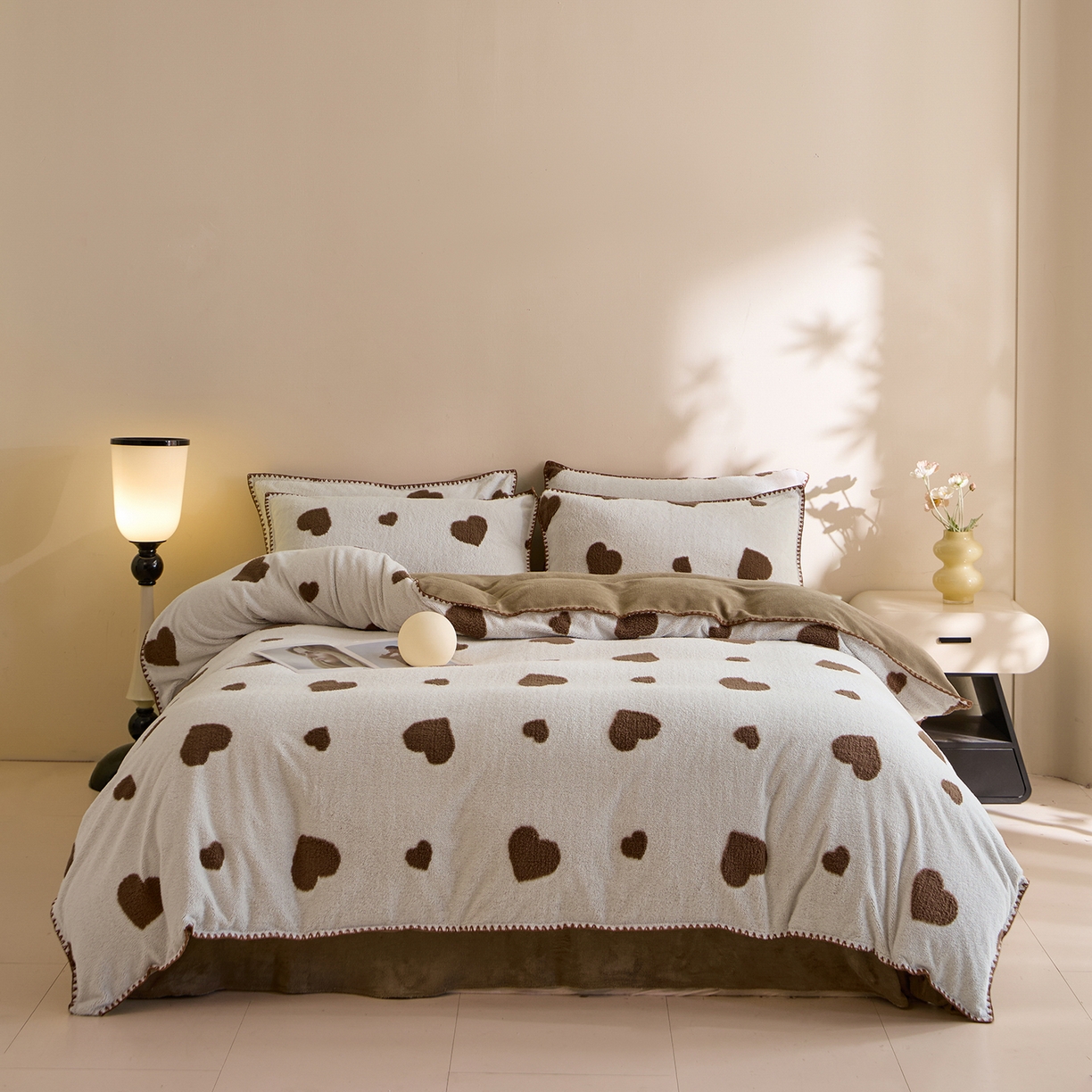 绒世界 2025新款加厚兔绒提花牛奶绒四件套系列 爱心-梧桐灰