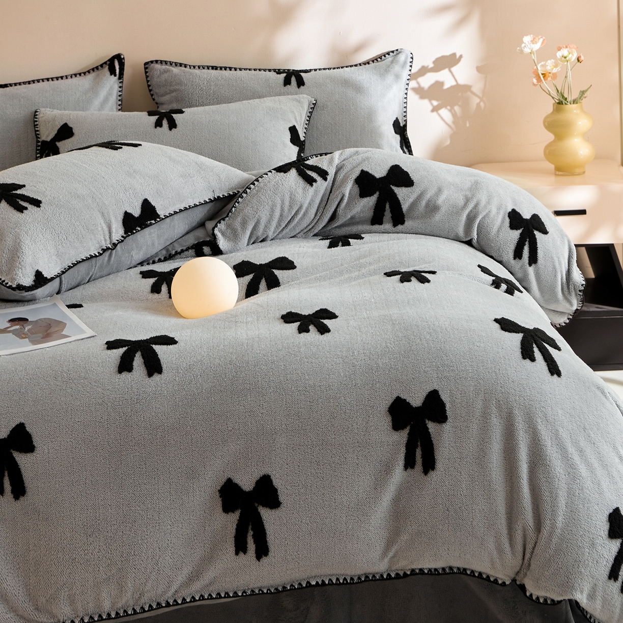 91家纺网 家纺一手货源 找家纺 绒世界 2025新款加厚兔绒提花牛奶绒四件套系列 礼物-灰