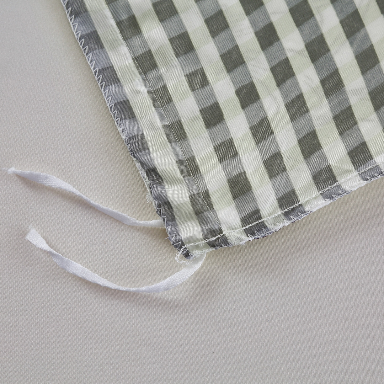 91家纺网 家纺一手货源 找家纺 恋之语 2025新款舒适柔软亲肤爆款芦荟棉四件套货源充足 黑白赫本