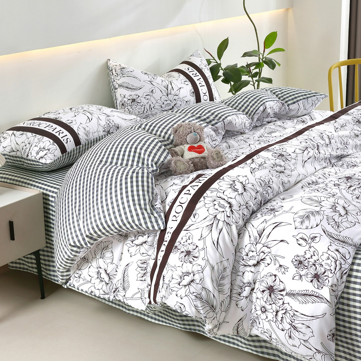 91家纺网 家纺一手货源 找家纺 恋之语 2025新款舒适柔软亲肤爆款芦荟棉四件套货源充足 黑白赫本