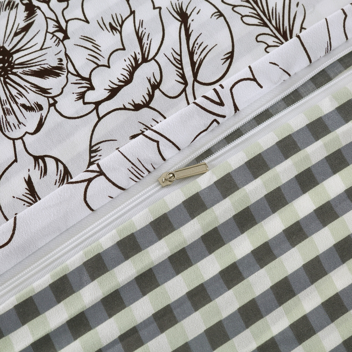 91家纺网 家纺一手货源 找家纺 恋之语 2025新款舒适柔软亲肤爆款芦荟棉四件套货源充足 黑白赫本