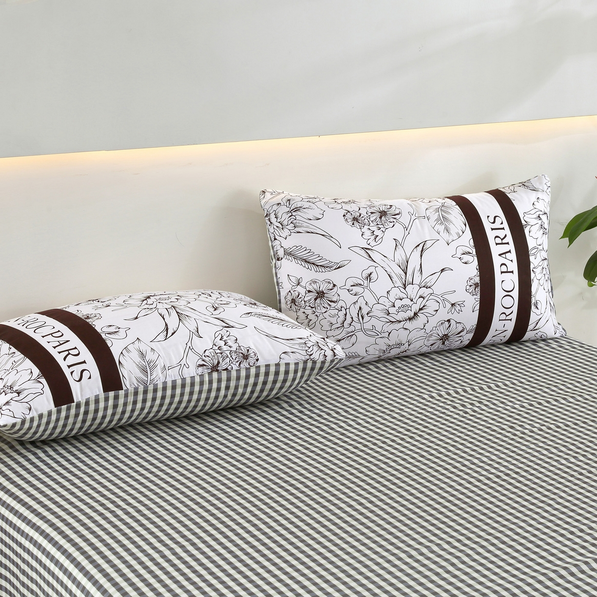 91家纺网 家纺一手货源 找家纺 恋之语 2025新款舒适柔软亲肤爆款芦荟棉四件套货源充足 黑白赫本