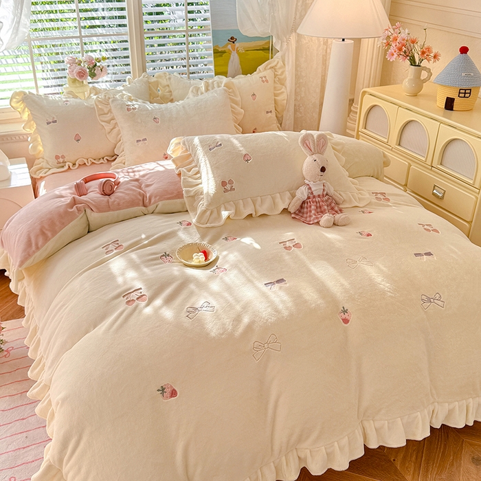 91家纺网 家纺一手货源 找家纺 （总）绒世界 2025新款加厚牛奶绒刺绣床裙款四件套