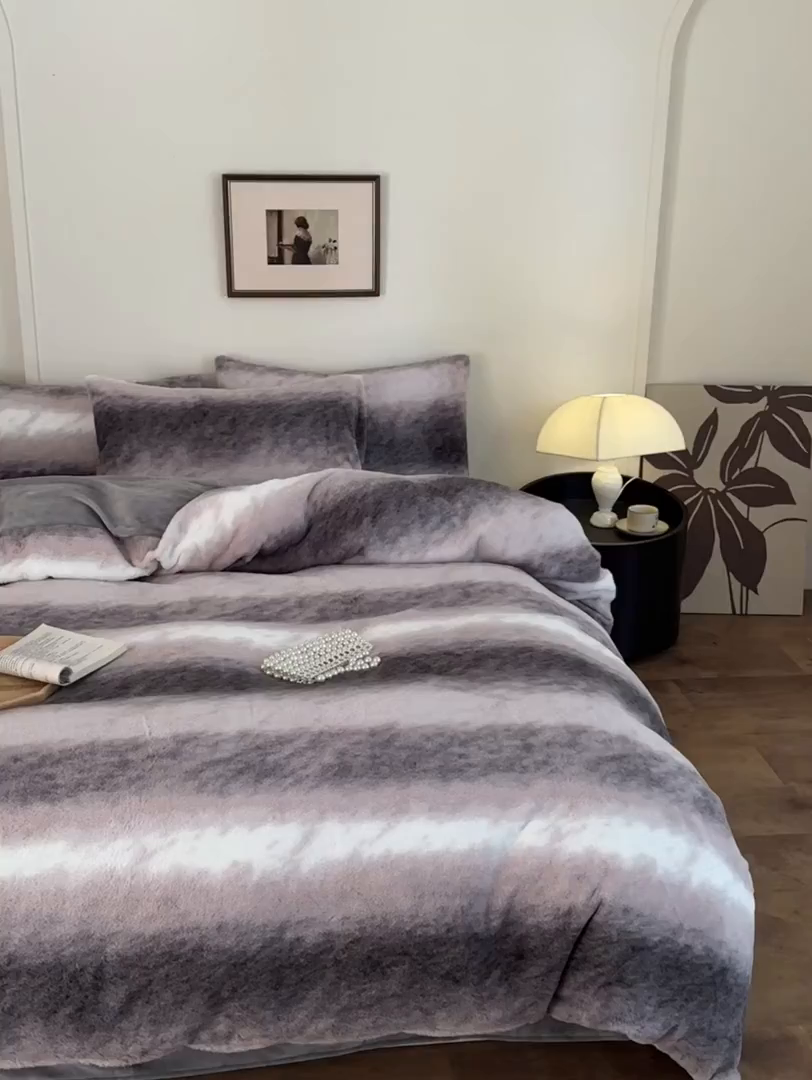 91家纺网 家纺一手货源 找家纺 （总）德比尔斯  2025新款兔毛绒兔兔绒渐变色牛奶绒四件套