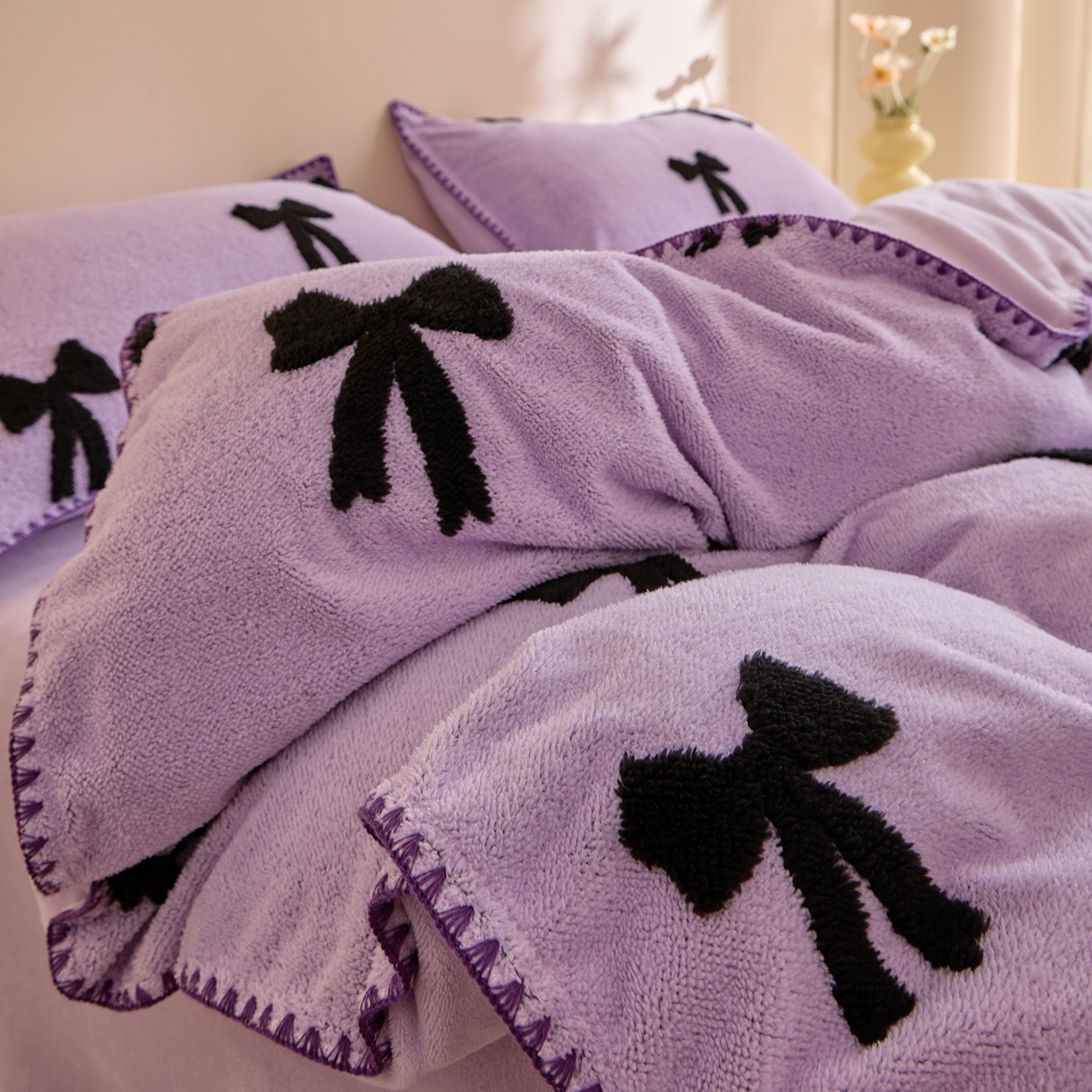 91家纺网 家纺一手货源 找家纺 丝印良品 2025新款加厚兔绒提花牛奶绒四件套系列 礼物-紫