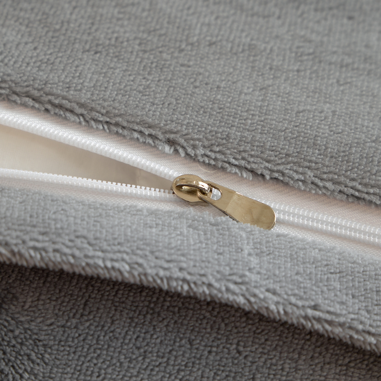 91家纺网 家纺一手货源 找家纺 丝印良品 2025新款加厚兔绒提花牛奶绒四件套系列 礼物-灰