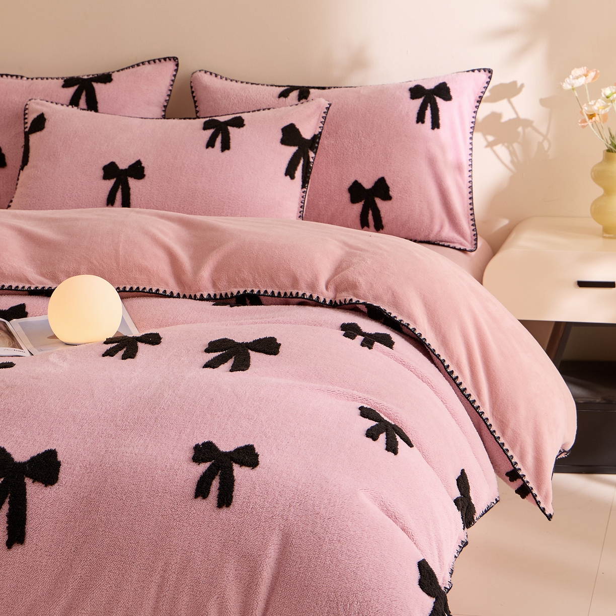 91家纺网 家纺一手货源 找家纺 丝印良品 2025新款加厚兔绒提花牛奶绒四件套系列 礼物-豆沙