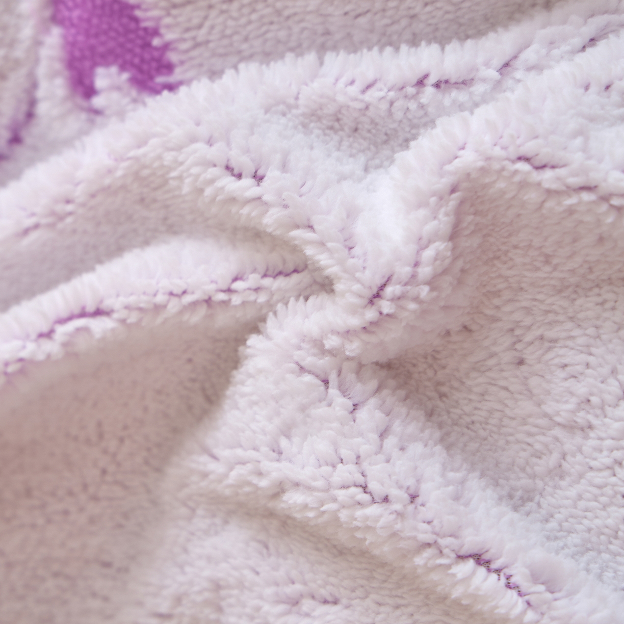 91家纺网 家纺一手货源 找家纺 丝印良品 2025新款加厚兔绒提花牛奶绒四件套系列 樱桃-紫