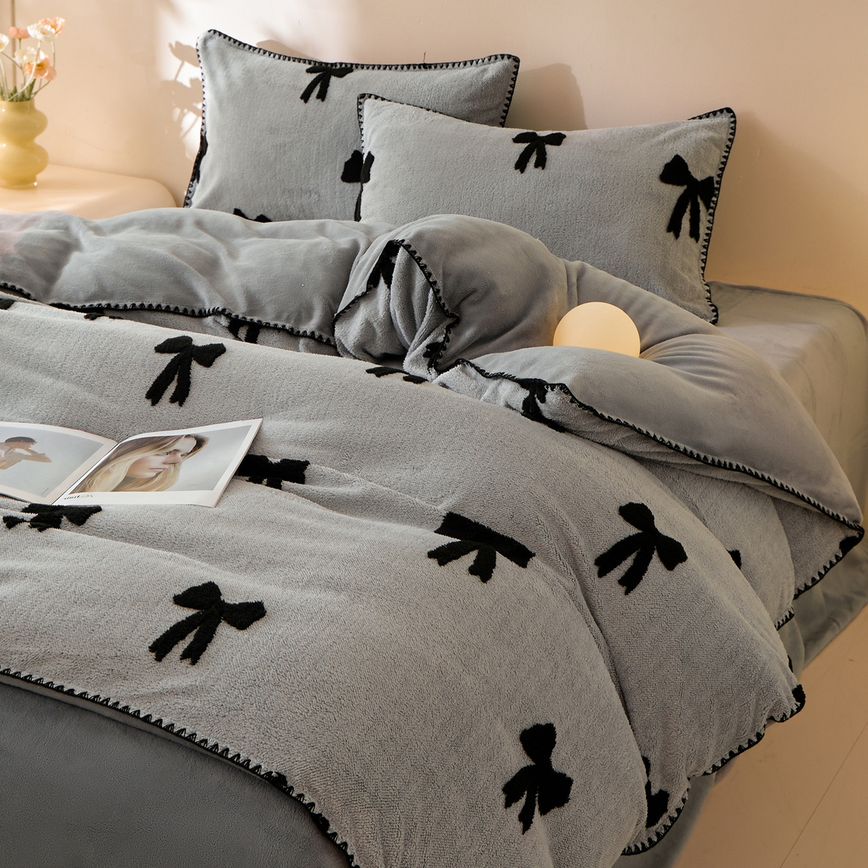 91家纺网 家纺一手货源 找家纺 丝印良品 2025新款加厚兔绒提花牛奶绒四件套系列 礼物-灰