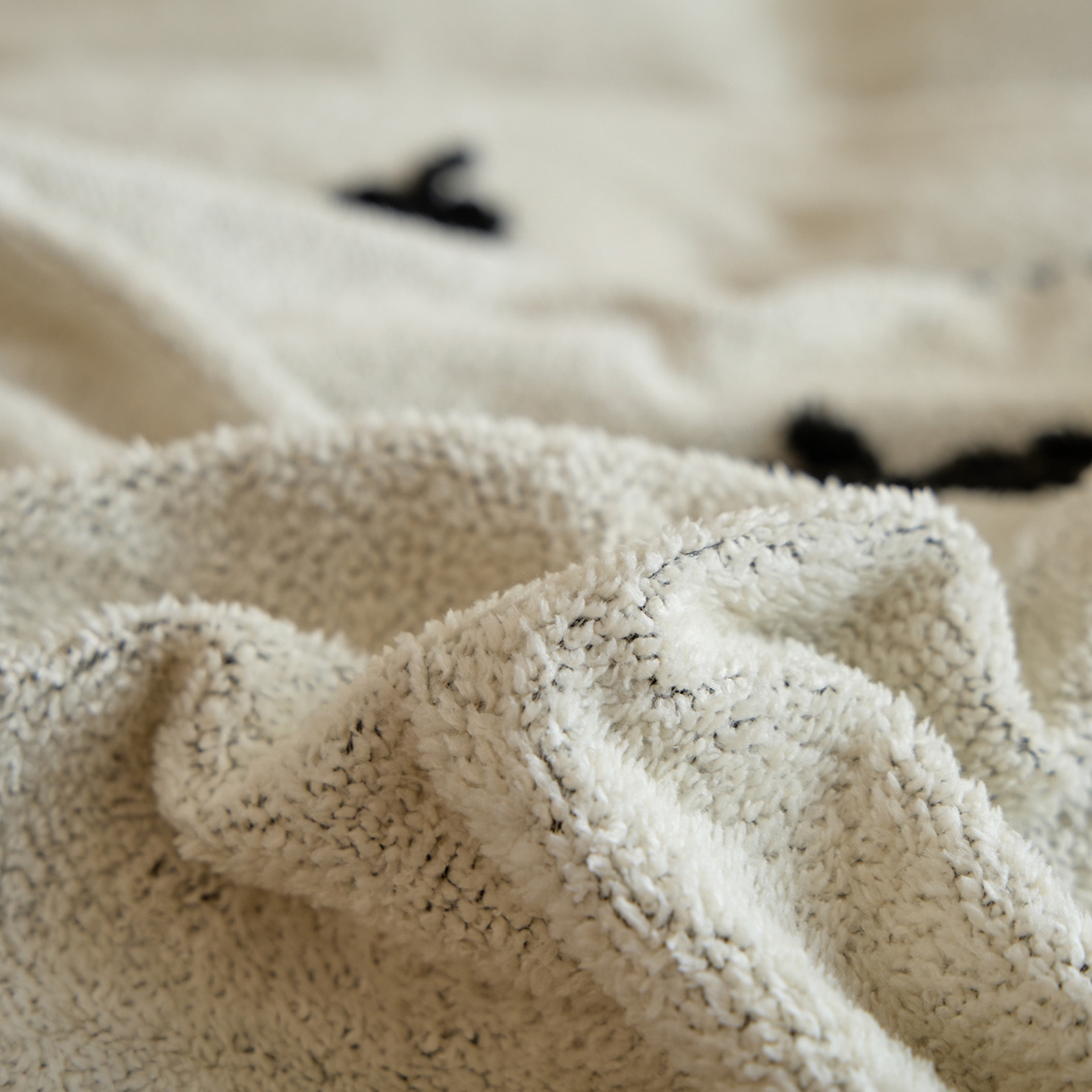 91家纺网 家纺一手货源 找家纺 丝印良品 2025新款加厚兔绒提花牛奶绒四件套系列 玫瑰-卡其