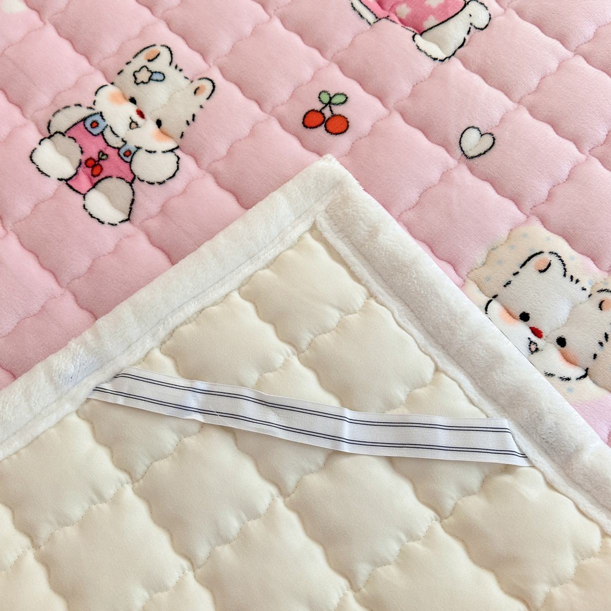 91家纺网 家纺一手货源 找家纺 川悦生活 2025新款A类印花牛奶绒床垫加厚绒保暖床床褥 床垫茶派小狗