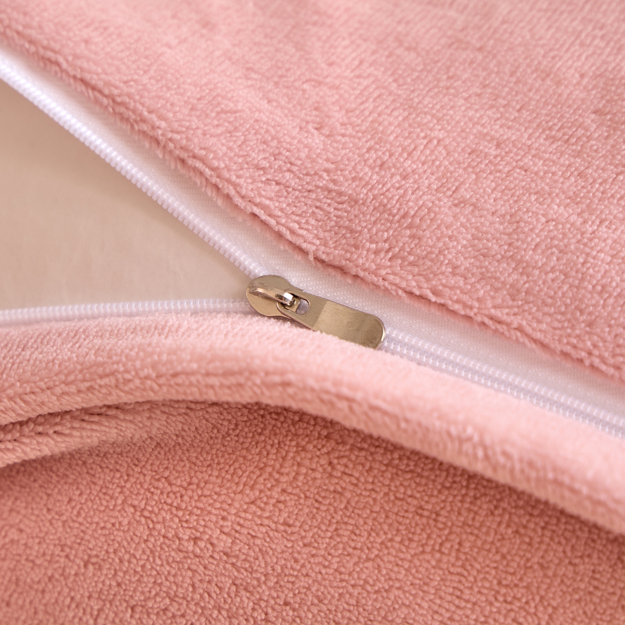 91家纺网 家纺一手货源 找家纺 丝印良品 2025新款加厚兔绒提花牛奶绒四件套系列 玫瑰-豆沙