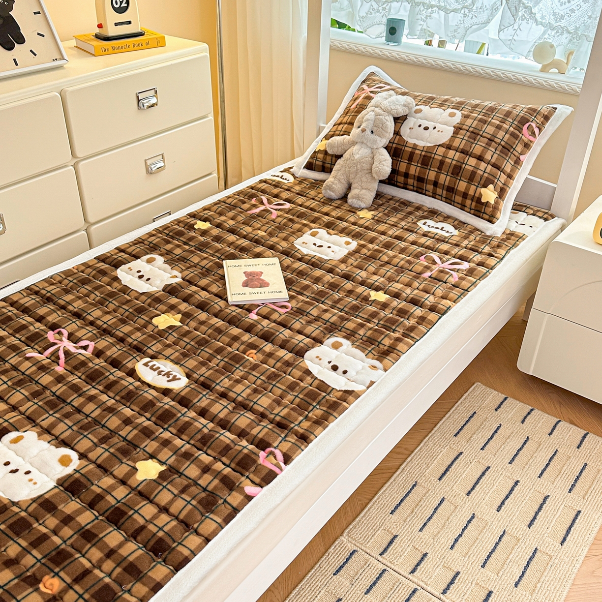 91家纺网 家纺一手货源 找家纺 川悦生活 2025新款A类印花牛奶绒床垫加厚绒保暖床床褥 床垫茶酥小熊