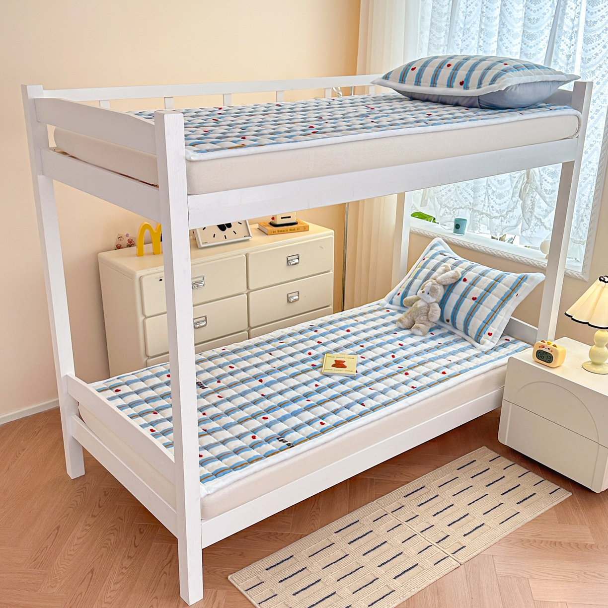 91家纺网 家纺一手货源 找家纺 川悦生活 2025新款A类印花牛奶绒床垫加厚绒保暖床床褥 床垫格心小屋