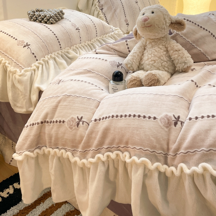 91家纺网 家纺一手货源 找家纺 （总）利欧 2025新款褶皱边雕花牛奶绒四件套