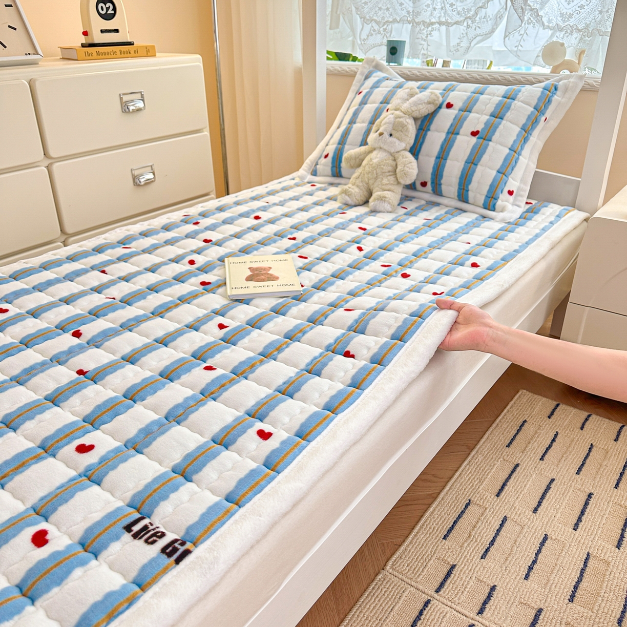 91家纺网 家纺一手货源 找家纺 川悦生活 2025新款A类印花牛奶绒床垫加厚绒保暖床床褥 床垫格心小屋