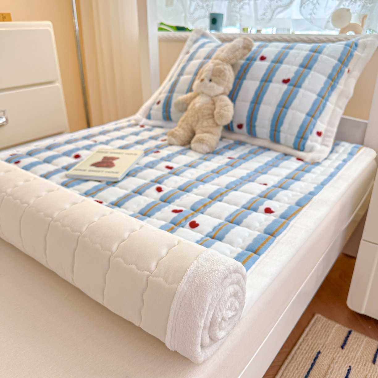 91家纺网 家纺一手货源 找家纺 川悦生活 2025新款A类印花牛奶绒床垫加厚绒保暖床床褥 床垫格心小屋