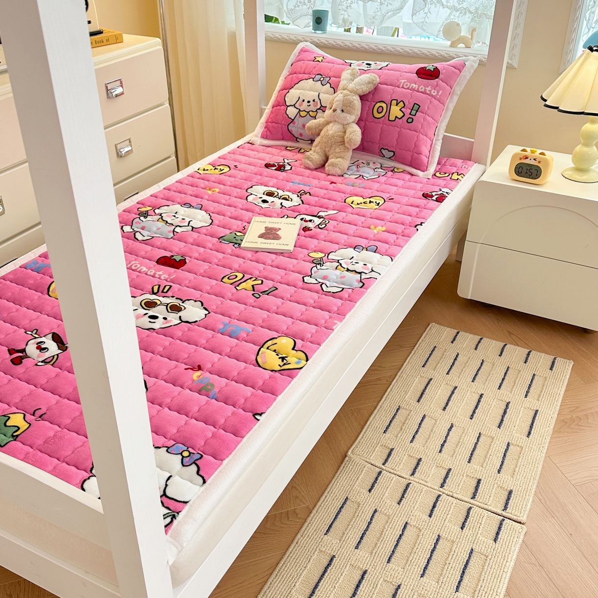 91家纺网 家纺一手货源 找家纺 川悦生活 2025新款A类印花牛奶绒床垫加厚绒保暖床床褥 床垫嗨皮小奶狗