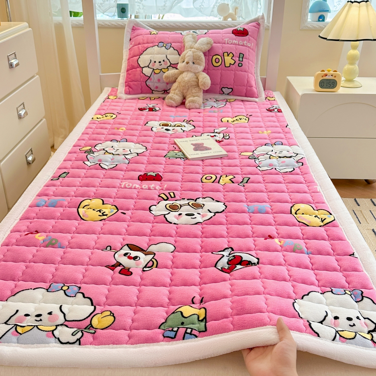 91家纺网 家纺一手货源 找家纺 川悦生活 2025新款A类印花牛奶绒床垫加厚绒保暖床床褥 床垫嗨皮小奶狗