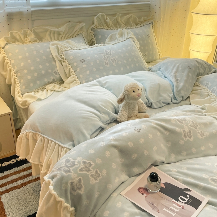 利欧 2025新款褶皱边雕花牛奶绒四件套 蝶舞-蓝