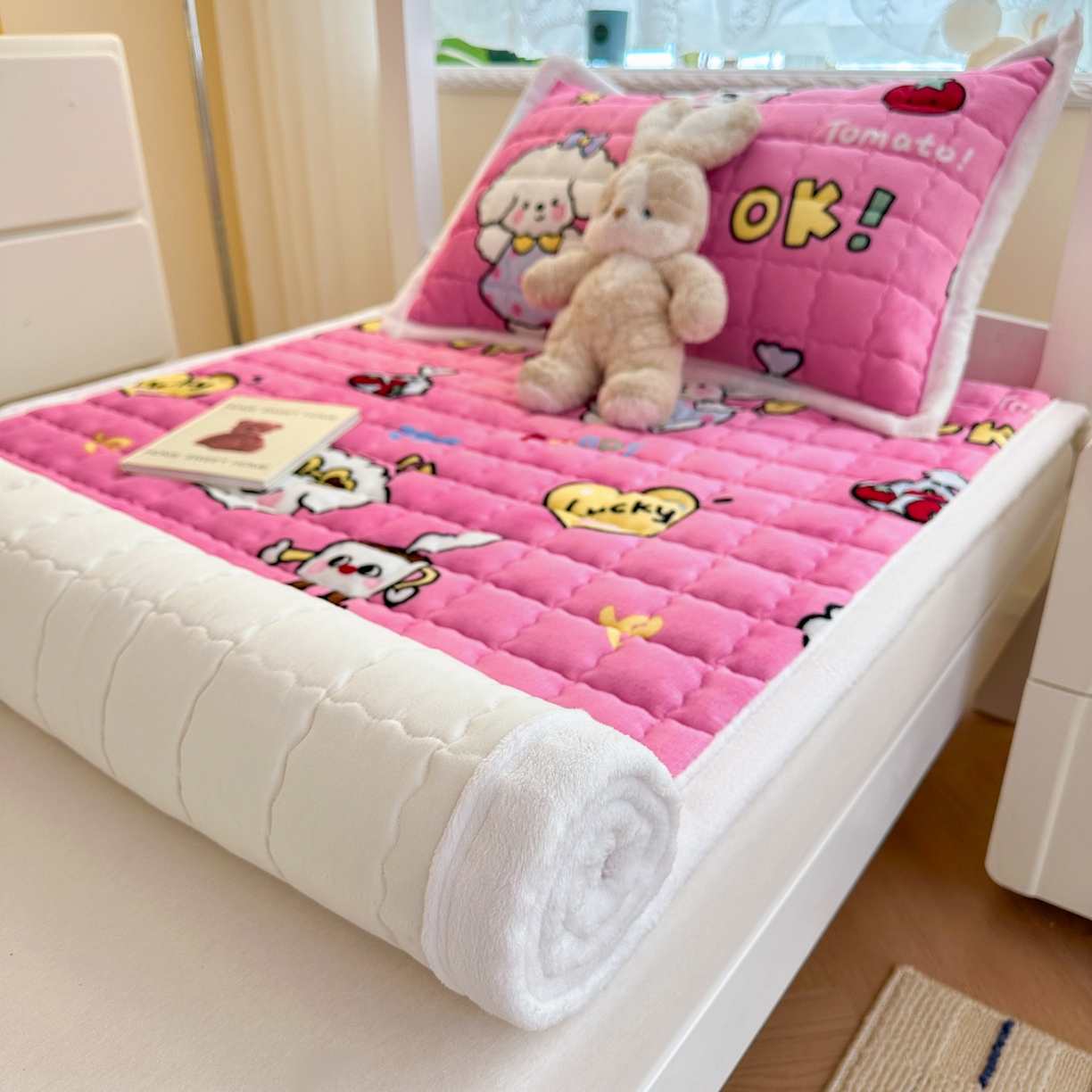 91家纺网 家纺一手货源 找家纺 川悦生活 2025新款A类印花牛奶绒床垫加厚绒保暖床床褥 床垫嗨皮小奶狗