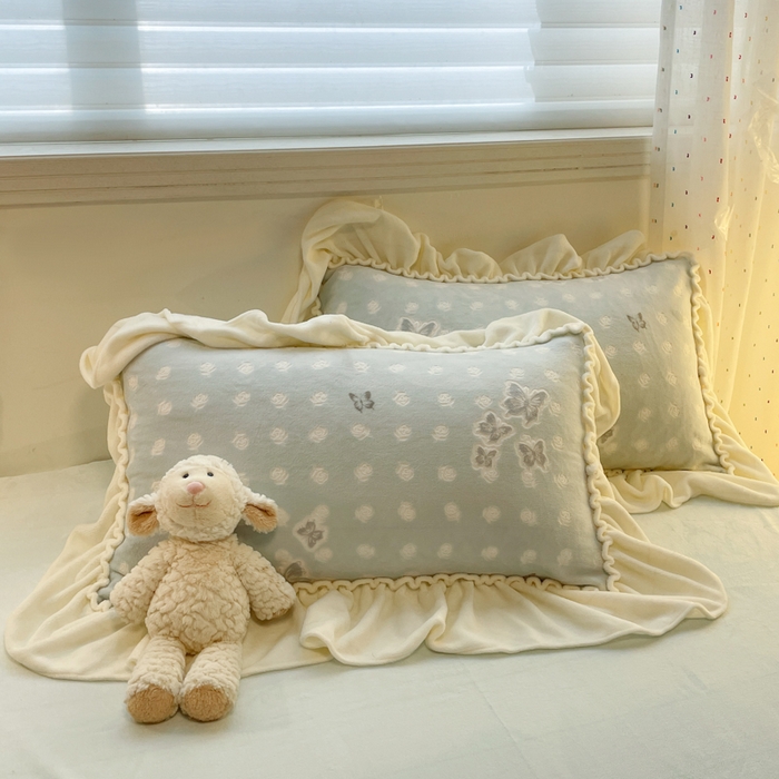 91家纺网 家纺一手货源 找家纺 利欧 2025新款褶皱边雕花牛奶绒四件套 蝶舞-蓝