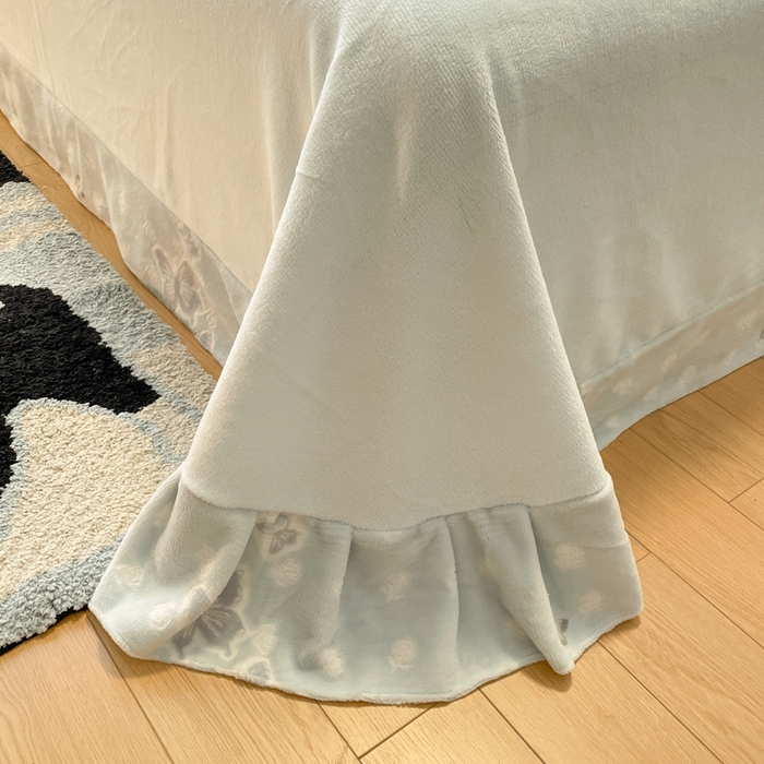 91家纺网 家纺一手货源 找家纺 利欧 2025新款褶皱边雕花牛奶绒四件套 蝶舞-蓝