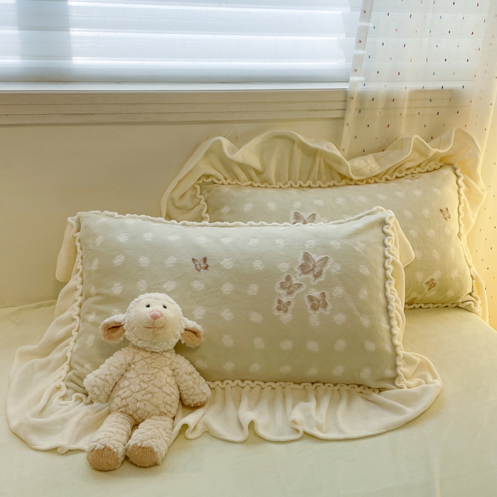 91家纺网 家纺一手货源 找家纺 利欧 2025新款褶皱边雕花牛奶绒四件套 蝶舞-绿