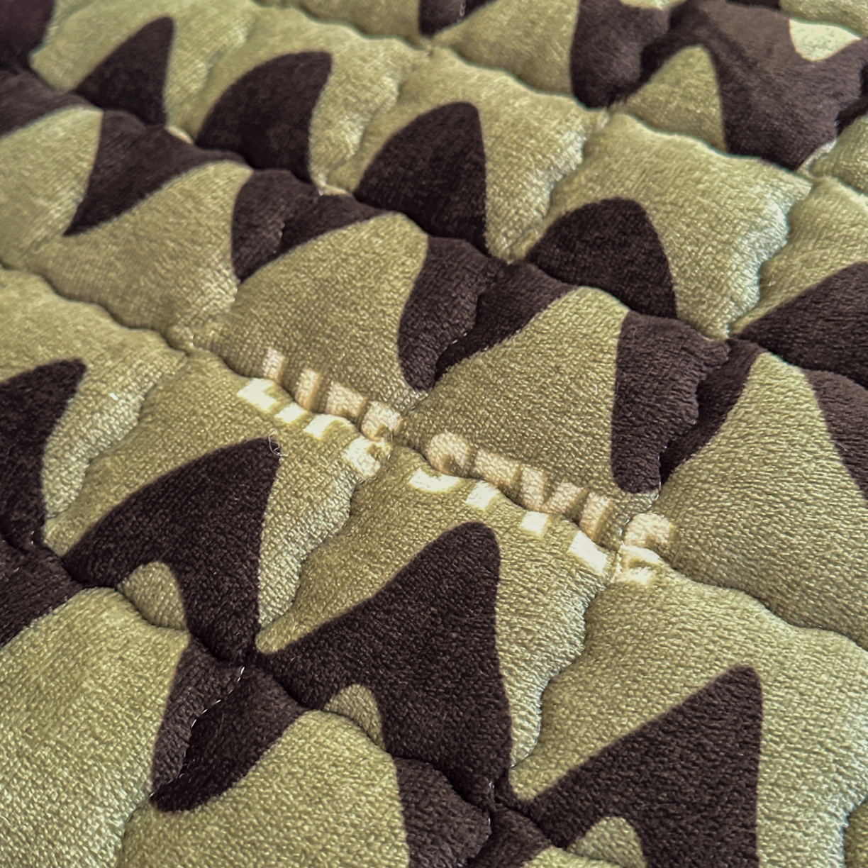 91家纺网 家纺一手货源 找家纺 川悦生活 2025新款A类印花牛奶绒床垫加厚绒保暖床床褥 床垫简-轻咖