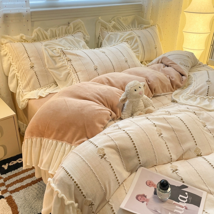 利欧 2025新款褶皱边雕花牛奶绒四件套 玫影-橙