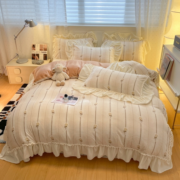 91家纺网 家纺一手货源 找家纺 利欧 2025新款褶皱边雕花牛奶绒四件套 玫影-橙